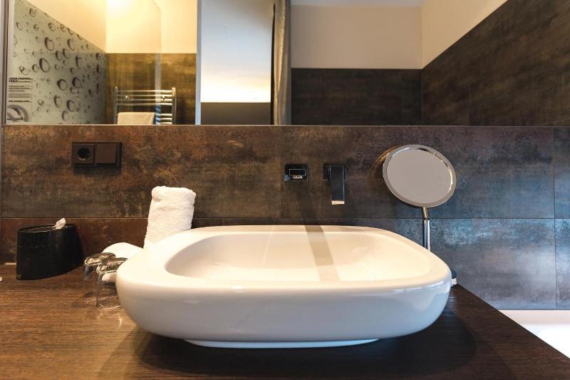 SAKS Urban Design Hotel - Oda