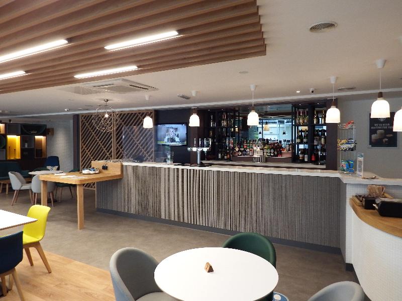 Holiday Inn Sittingbourne Coniston Hotel - Bar