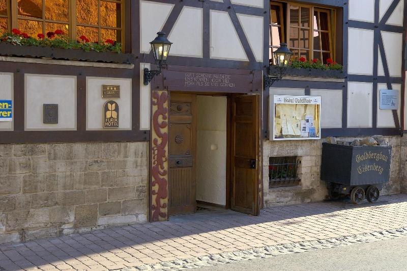 Goldflair am Rathaus - Genel