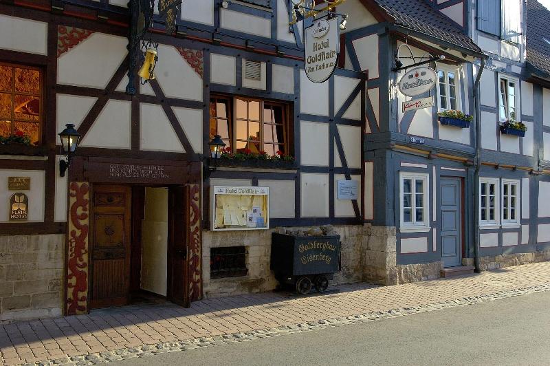 Goldflair am Rathaus - Genel
