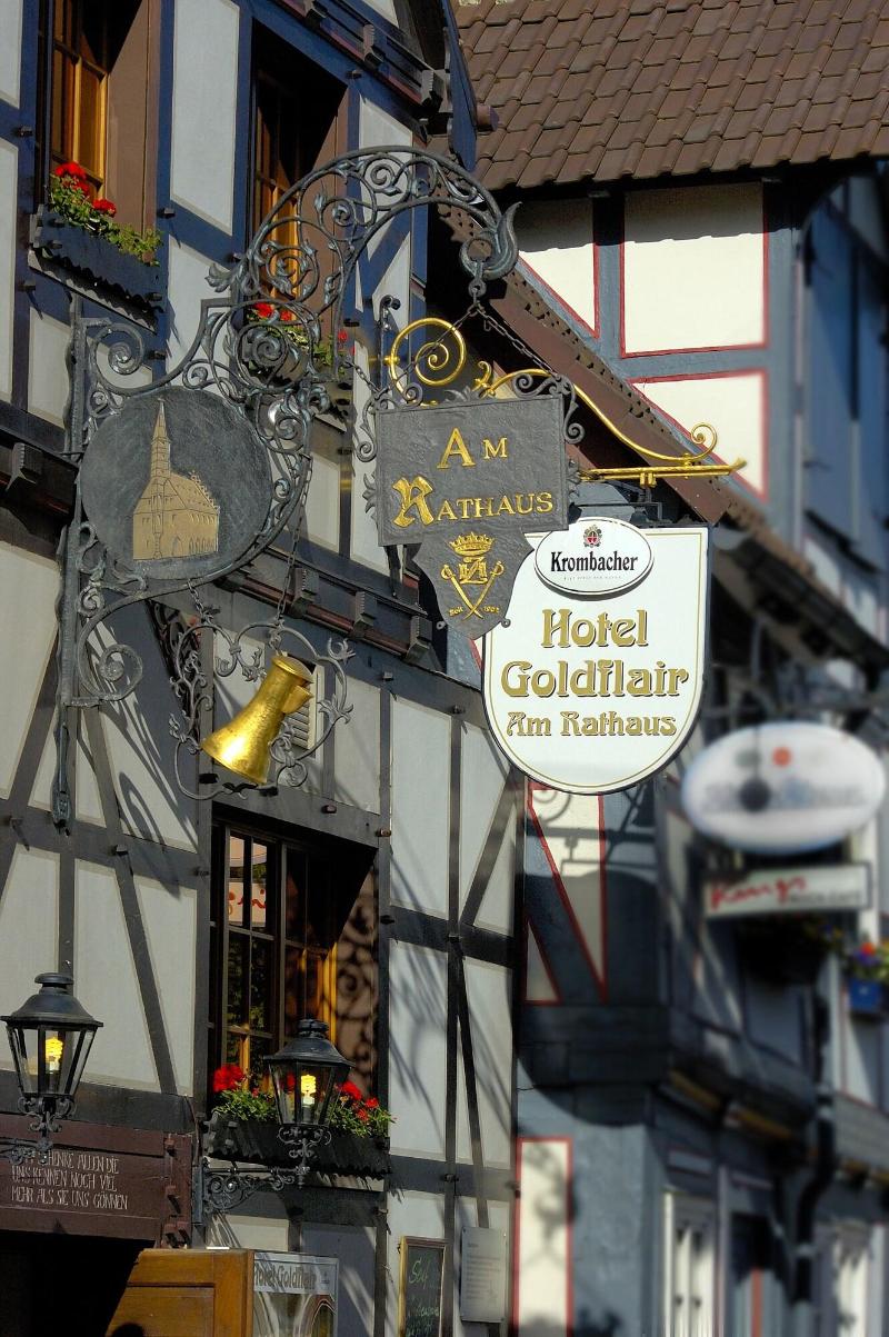 Goldflair am Rathaus - Genel