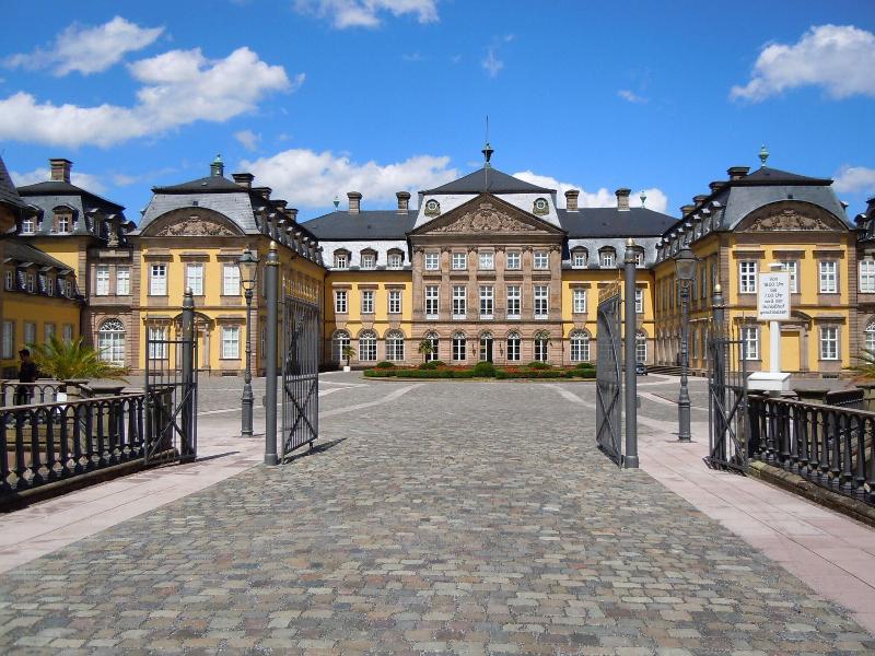 Goldflair am Rathaus - Genel