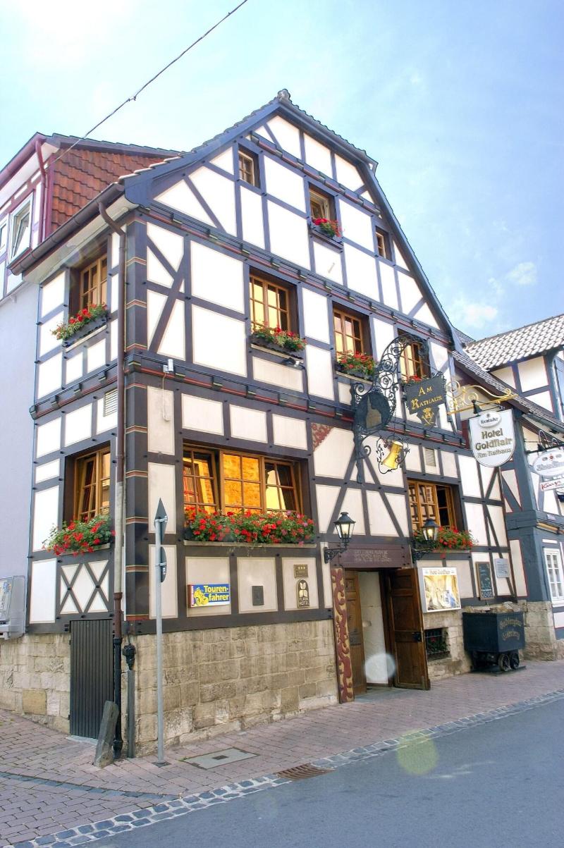 Goldflair am Rathaus - Genel