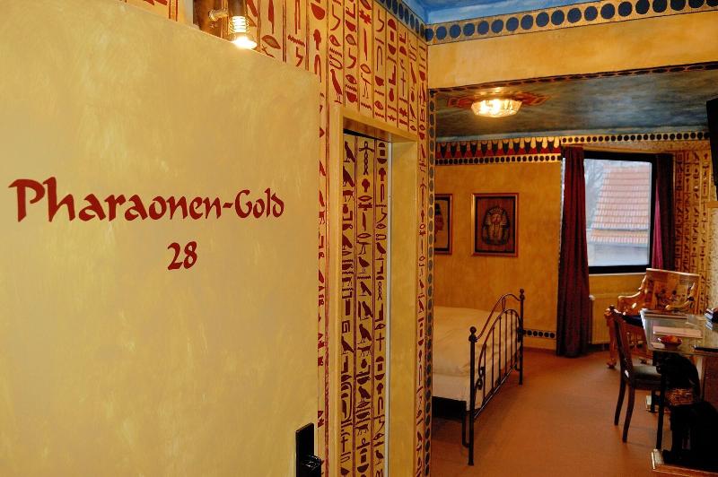 Goldflair am Rathaus - Oda