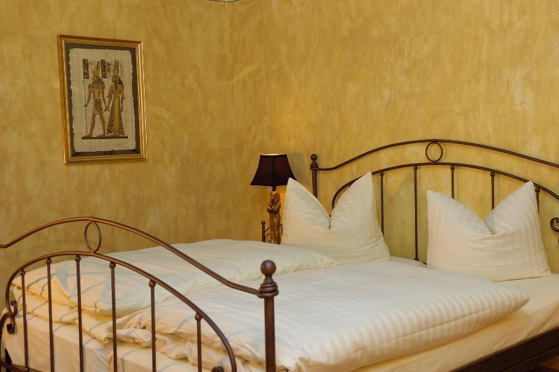 Goldflair am Rathaus - Oda