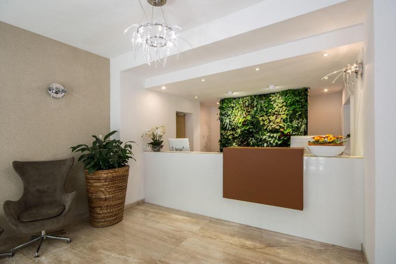 Luxury Spa & Wellness Hotel Prezident - Lobi