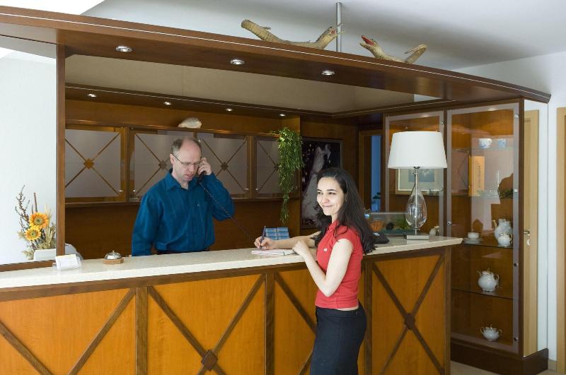 Hotel Petersen - Lobi
