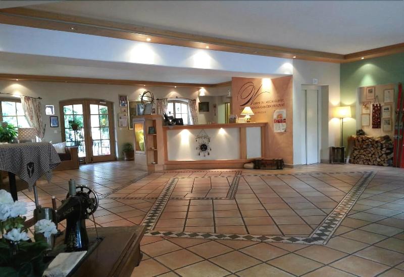 Hotel Gasthof Kern - Lobi