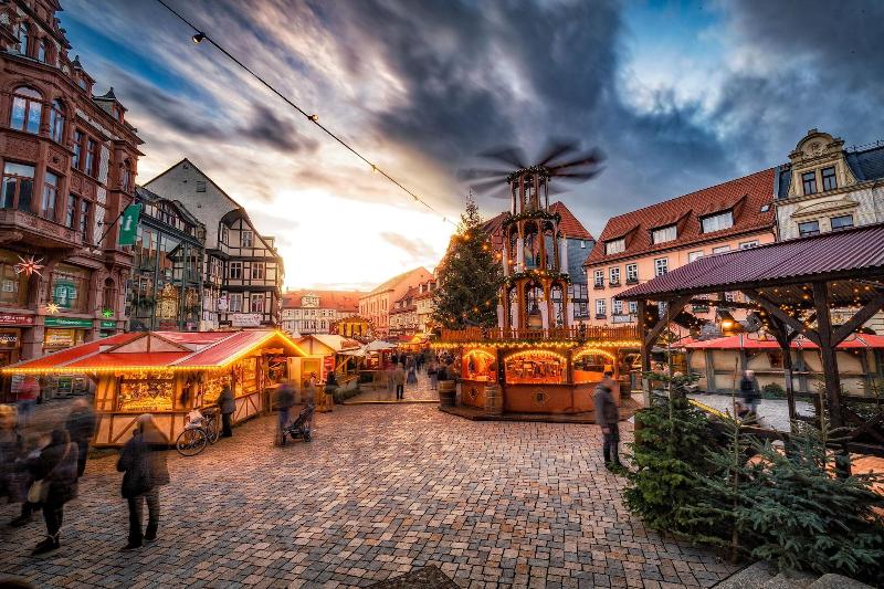 Romantik Am Brühl - Genel