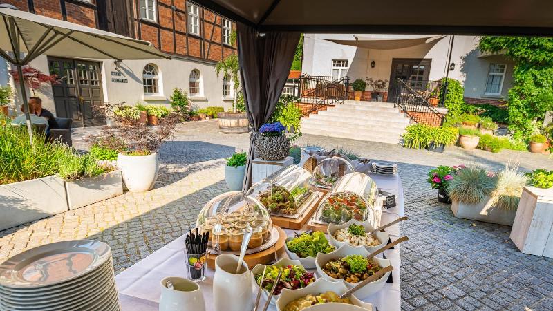 Romantik Am Brühl - Genel