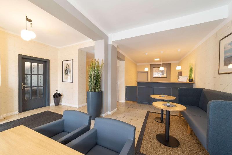 Comfort Hotel Tom Kyle - Lobi