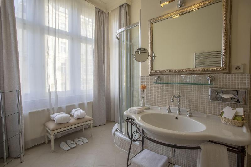 Savoy Westend Hotel 5* - Oda