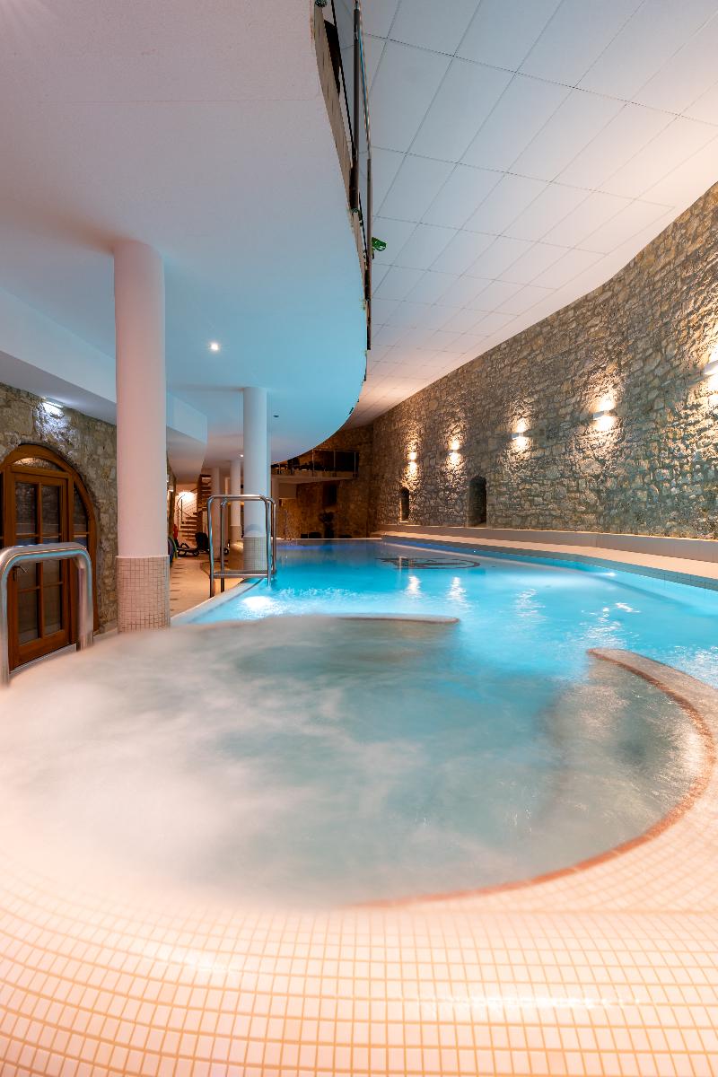 Hotel & Spa Wasserschloss Westerburg - Havuz