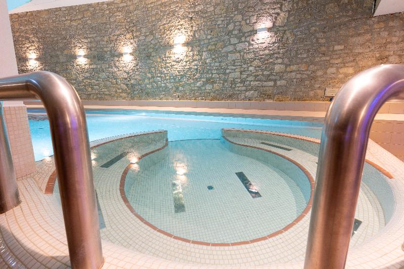 Hotel & Spa Wasserschloss Westerburg - Havuz