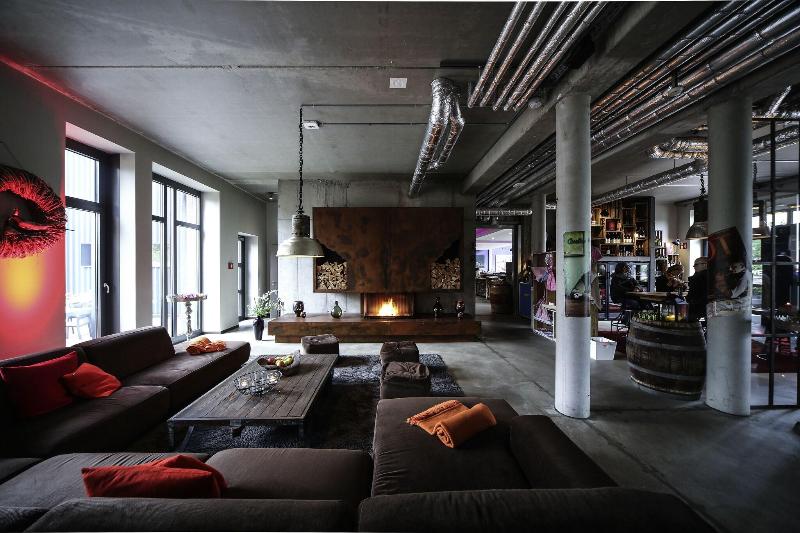 Altes Stahlwerk Business & Lifestyle Hotel - Lobi