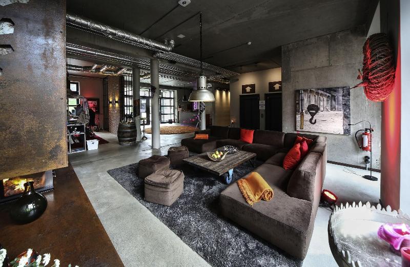 Altes Stahlwerk Business & Lifestyle Hotel - Lobi