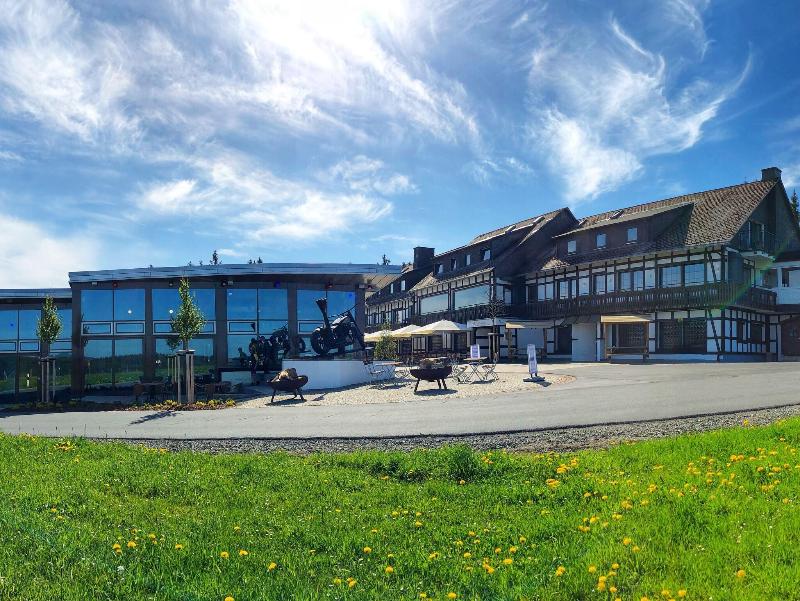 Asten Village - Genel