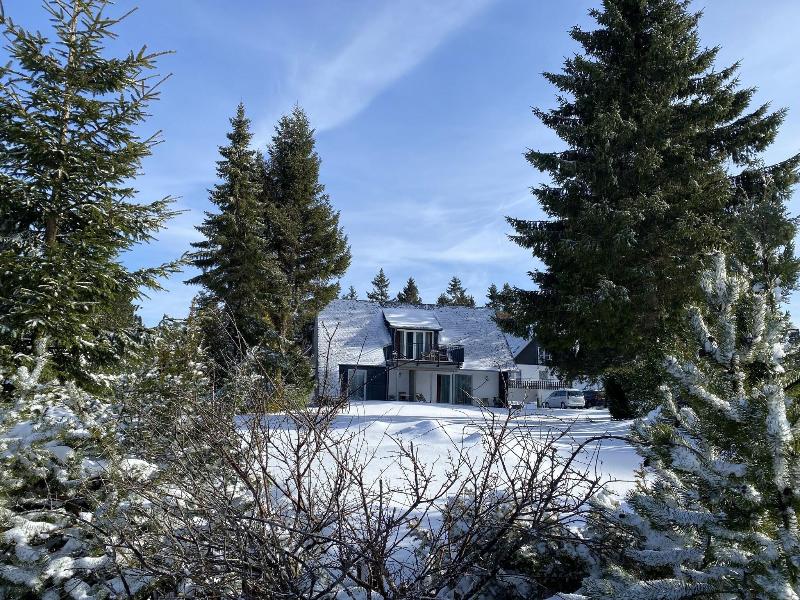 Asten Village - Genel