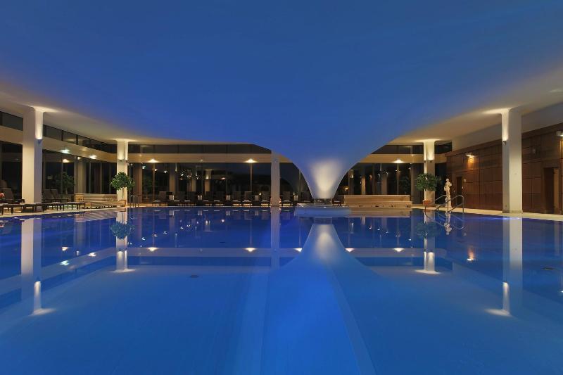 Cliff-Hotel Rügen - Havuz