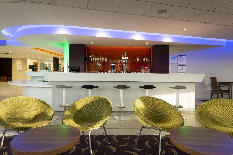 Holiday Inn Express Dunstable - Bar