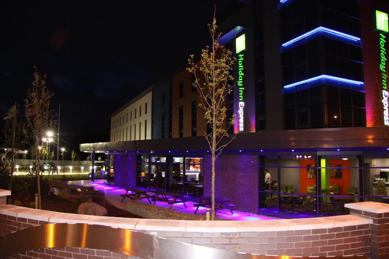 Holiday Inn Express Dunstable - Genel