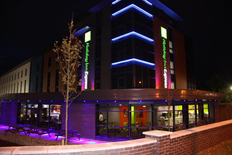Holiday Inn Express Dunstable - Genel