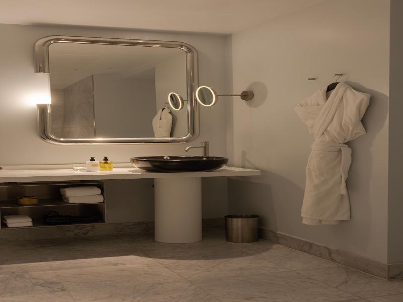 Sea Containers London - Oda