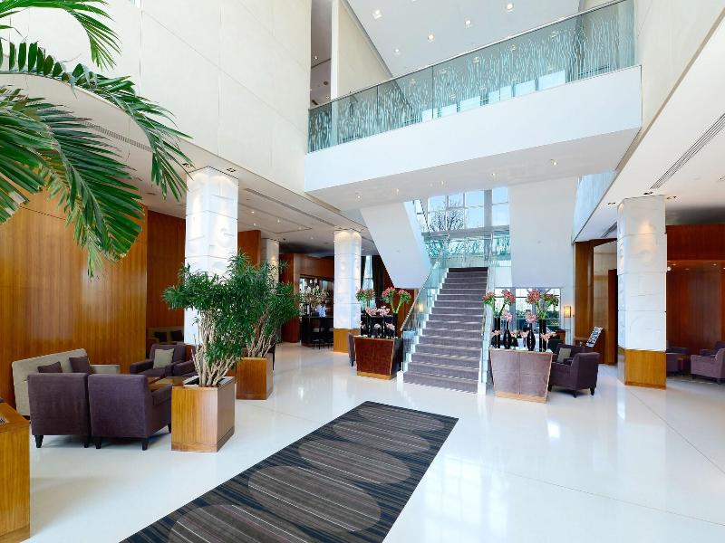 The Canary Riverside Plaza Hotel - Lobi