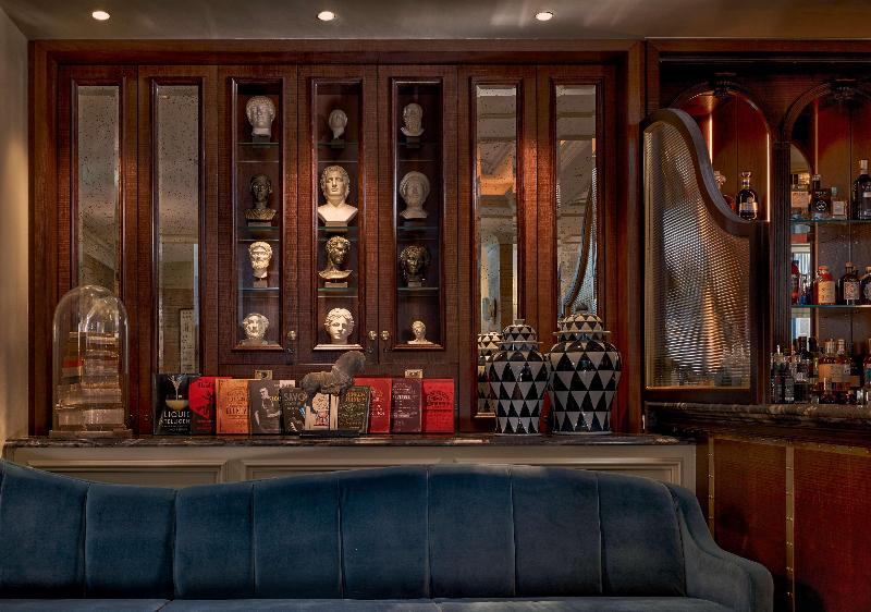 100 Queens Gate Hotel, Curio Collection by Hilton - Bar