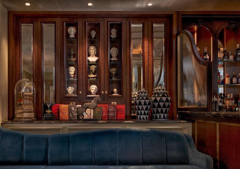 100 Queens Gate Hotel, Curio Collection by Hilton - Bar