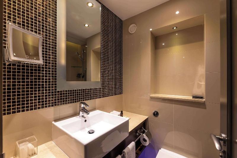 100 Queens Gate Hotel, Curio Collection by Hilton - Oda