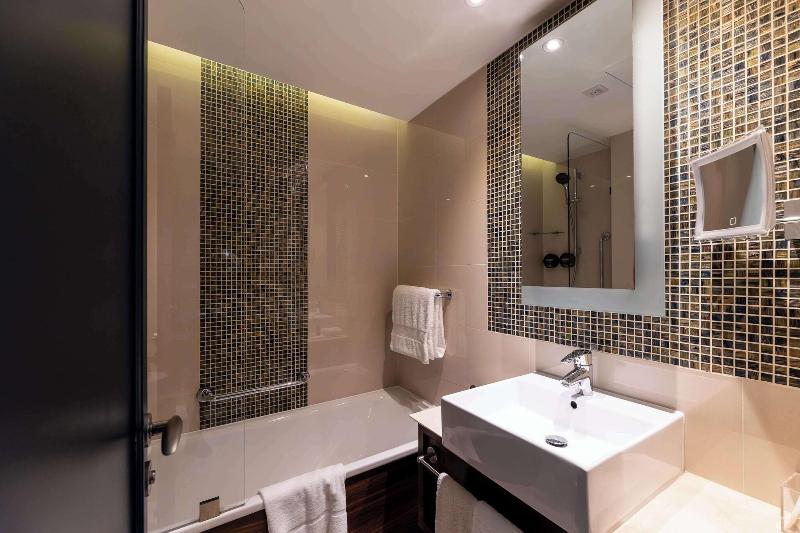 100 Queens Gate Hotel, Curio Collection by Hilton - Oda