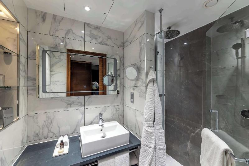 100 Queens Gate Hotel, Curio Collection by Hilton - Oda