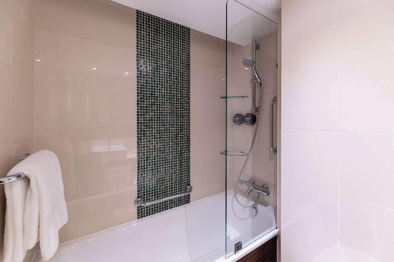 100 Queens Gate Hotel, Curio Collection by Hilton - Oda