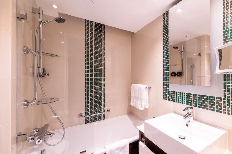 100 Queens Gate Hotel, Curio Collection by Hilton - Oda