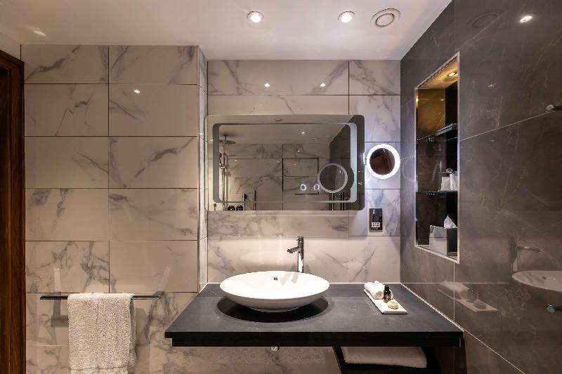 100 Queens Gate Hotel, Curio Collection by Hilton - Oda