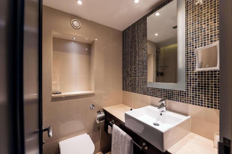 100 Queens Gate Hotel, Curio Collection by Hilton - Oda