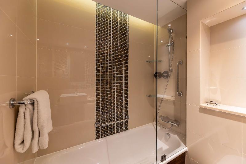 100 Queens Gate Hotel, Curio Collection by Hilton - Oda