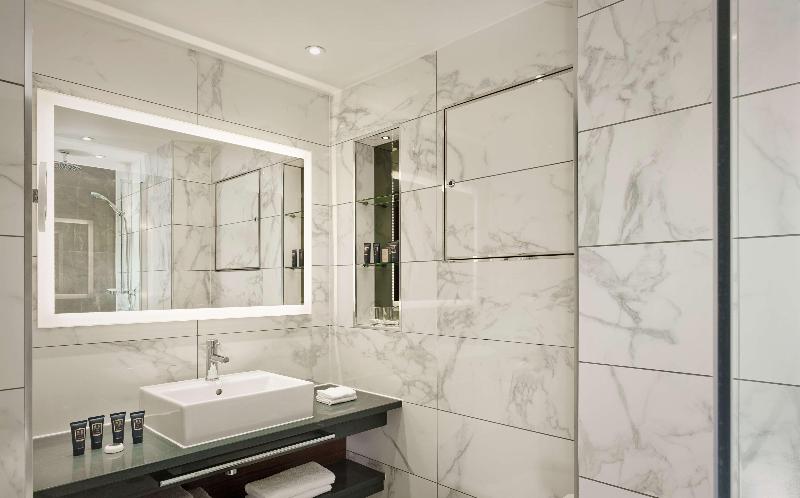 100 Queens Gate Hotel, Curio Collection by Hilton - Oda