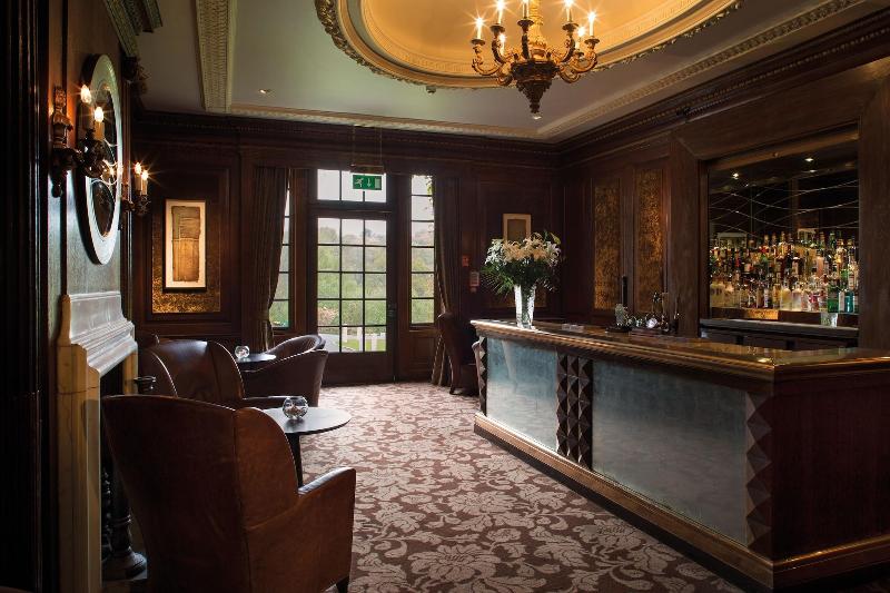 Wood Hall Hotel & Spa - Bar