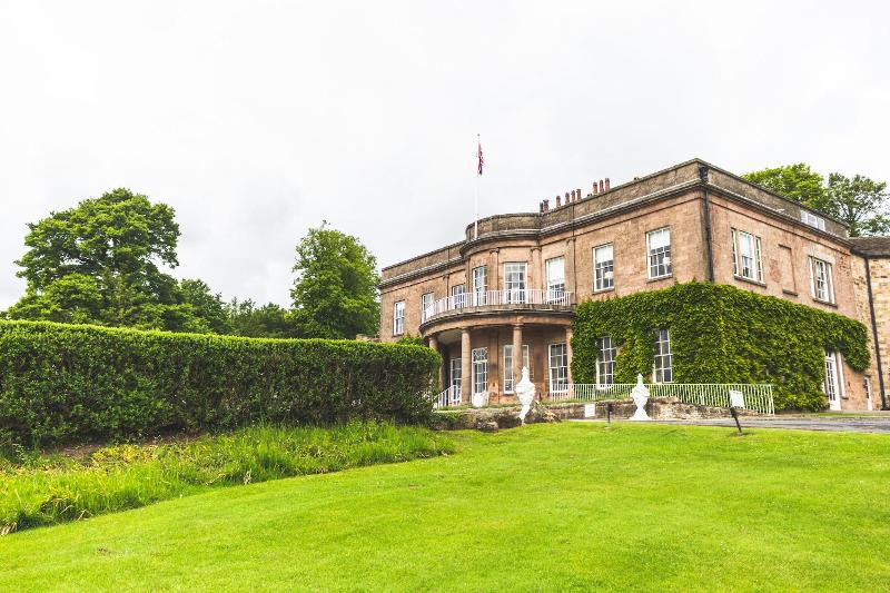 Wood Hall Hotel & Spa - Genel