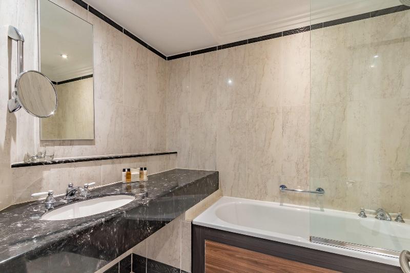 Wood Hall Hotel & Spa - Oda