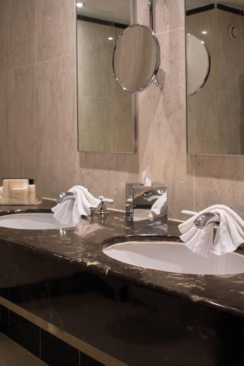 Wood Hall Hotel & Spa - Oda