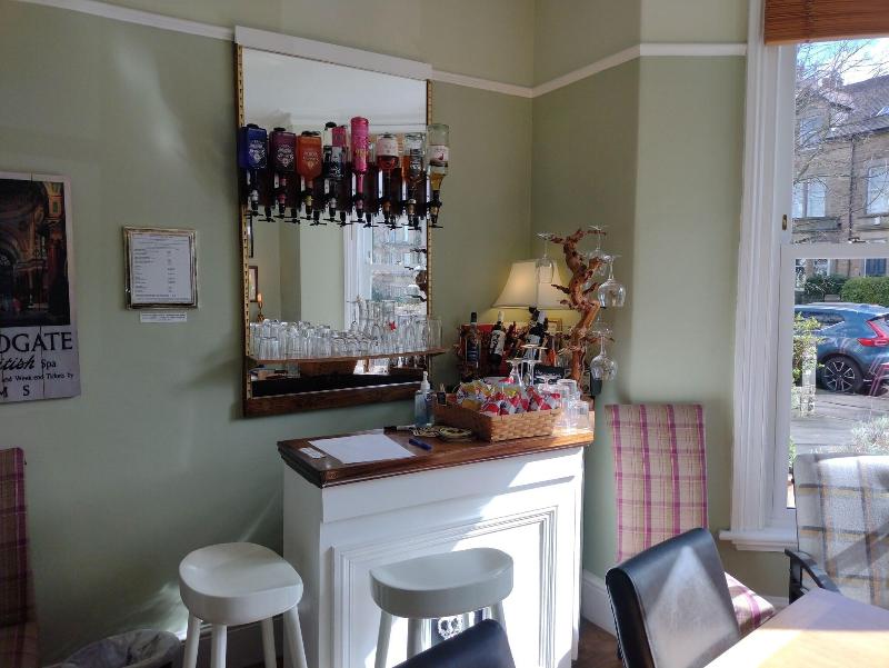 Arden House - Bar