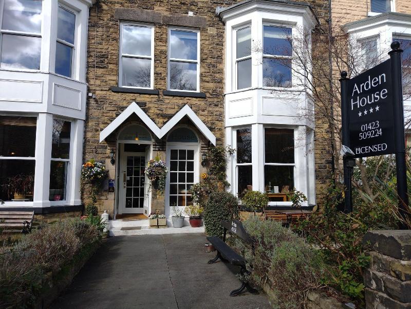 Arden House - Genel
