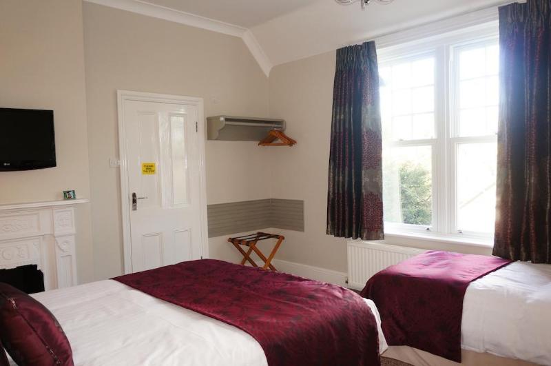 The Lawn Guest House - Genel
