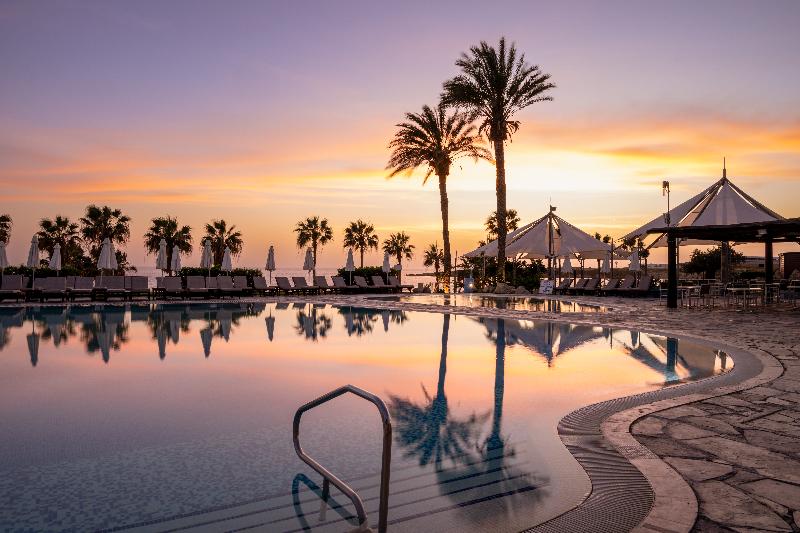 Coral Beach Hotel and Resort - Havuz