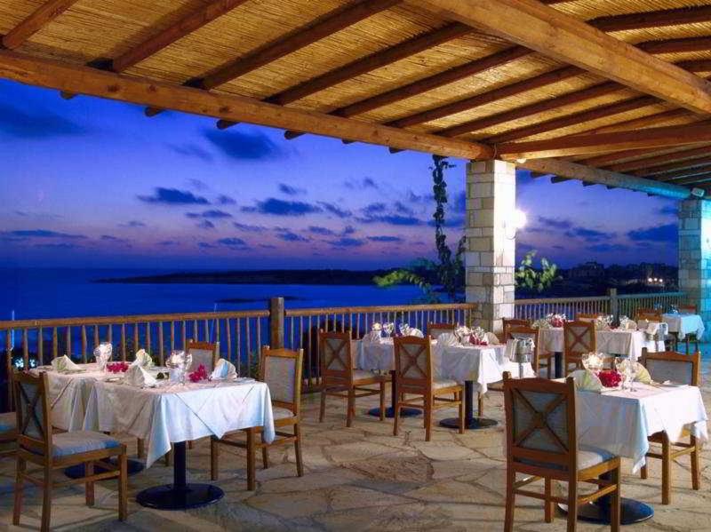 Coral Beach Hotel and Resort - Restoran