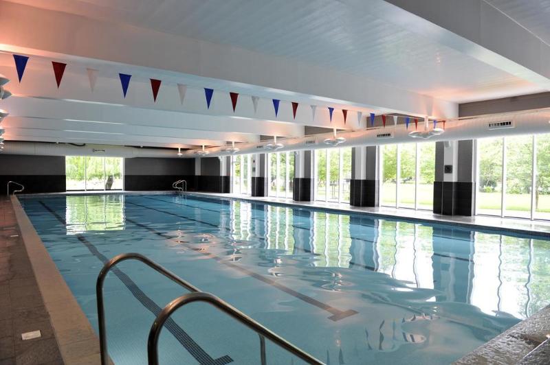 The Lensbury Resort - Havuz