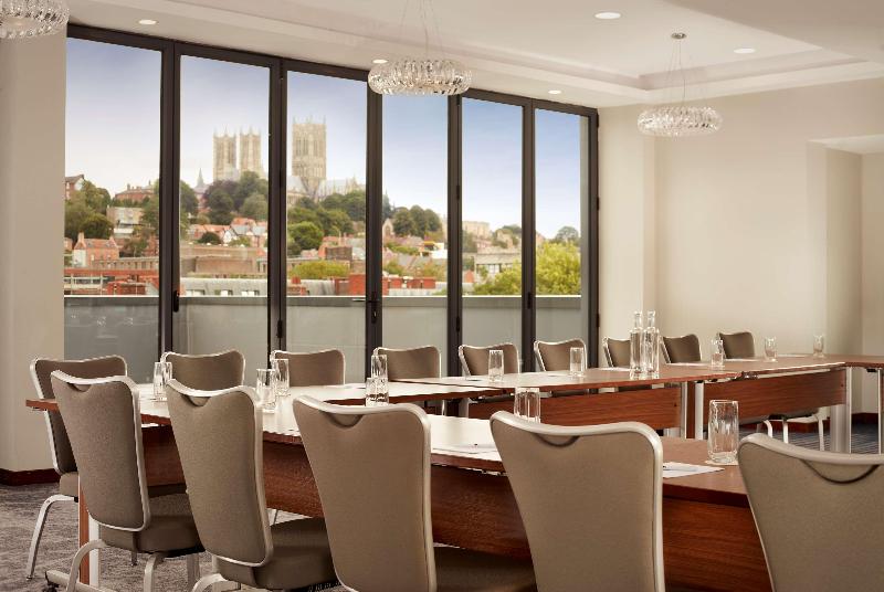 DoubleTree by Hilton Lincoln - Genel
